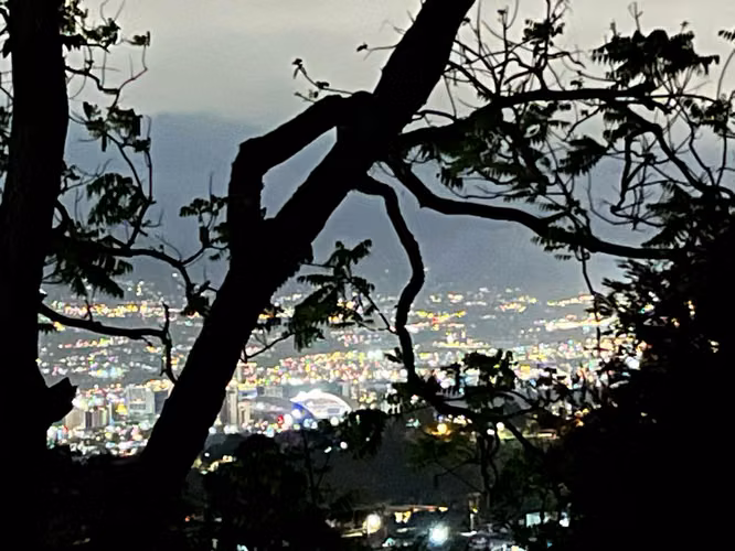 Oasis de lujo, moderna, luminosa y contemporánea con vistas espectaculares