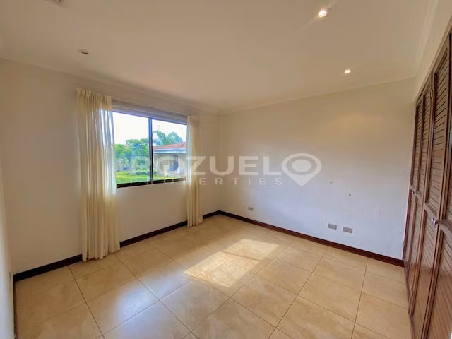 Vendo casa en condominio en Pozos de Santa Ana