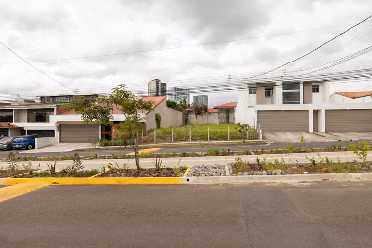 Lote en Venta en la Exclusiva Zona de Freses de Curridabat