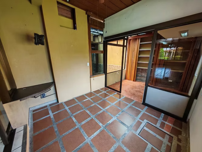 Venta de casa en condominio en San Juan, Tibás