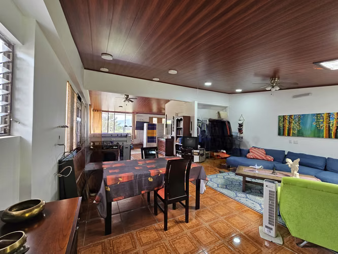 Propiedad con 2 Casas en Agua Caliente, Cartago