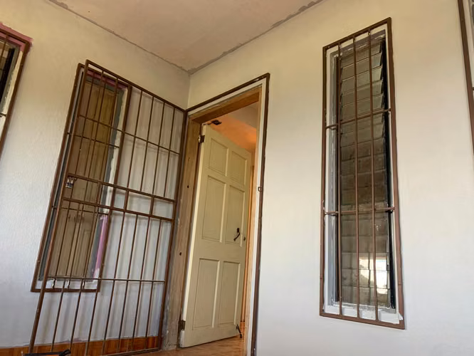 Propiedad con 2 Casas en Agua Caliente, Cartago