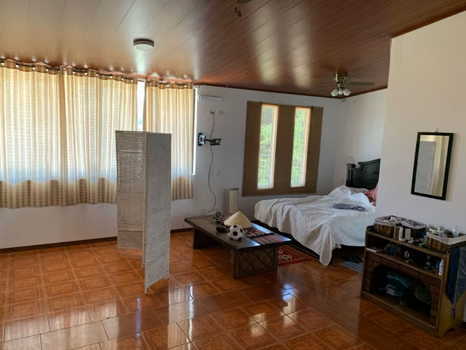 Propiedad con 2 Casas en Agua Caliente, Cartago