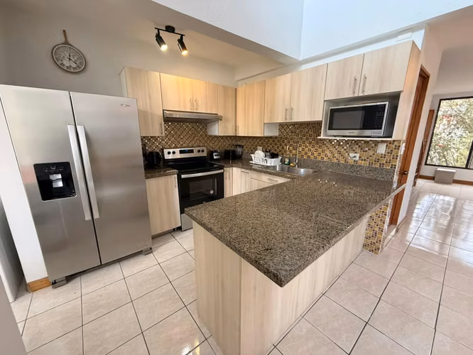ALQUILER O VENTA DE APARTAMENTO AMUEBLADO EN ESCAZÚ* - Imagen 2