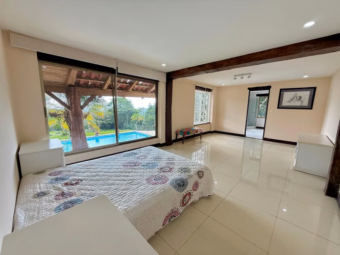 SE VENDE PROPIEDAD EN CIUDAD COLON MORA