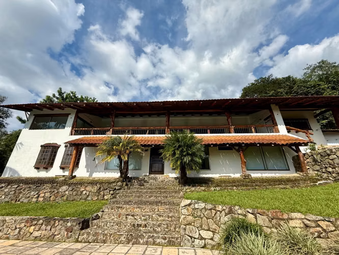 SE VENDE PROPIEDAD CON 8000m2 EN CIUDAD COLON - Imagen 8