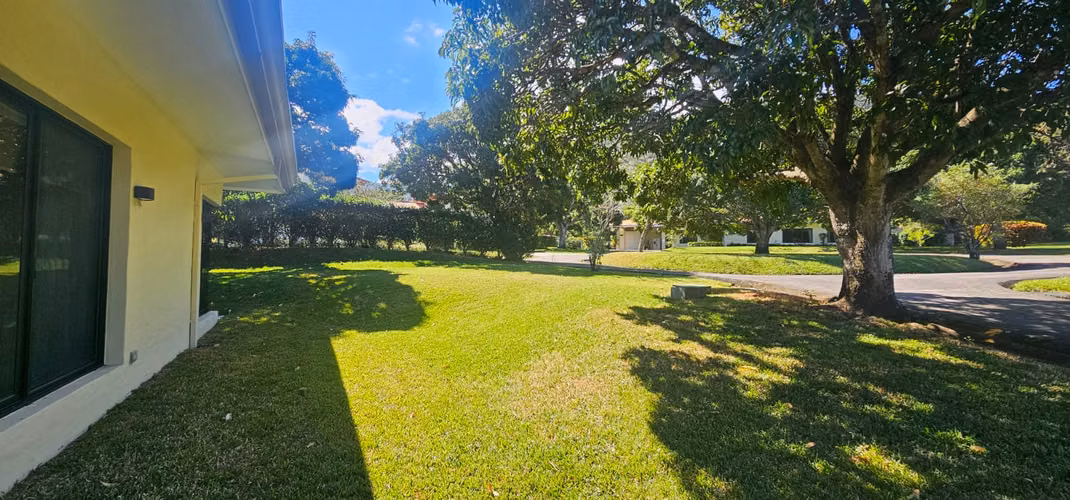 Vrcosa-5027 Santa Ana Preciosa Casa De 1 Piso Y Gran Jardin - Imagen 3