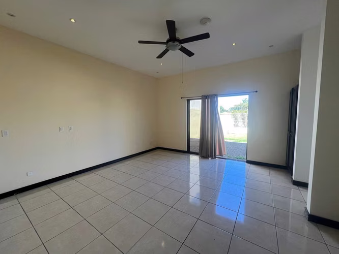 Venta de casa en RECIDENCIAL Lomas de Cariari Belén Heredia