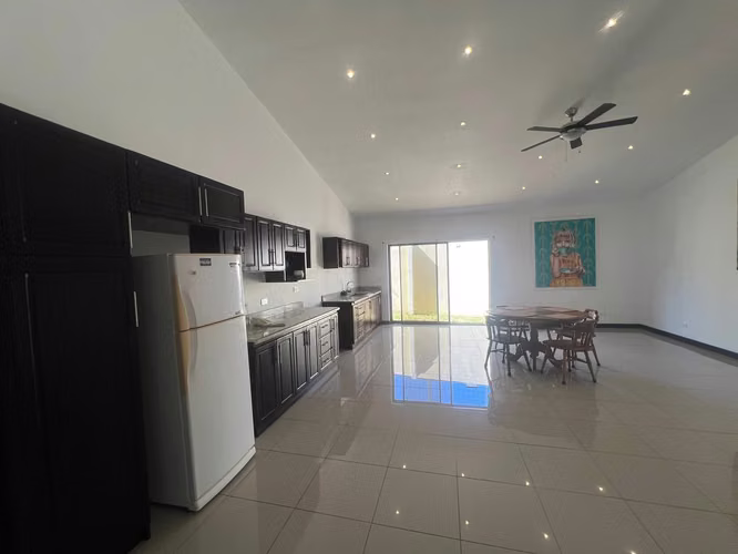 Venta de casa en RECIDENCIAL Lomas de Cariari Belén Heredia