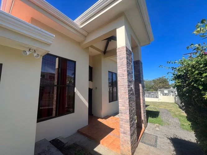 Venta de casa en RECIDENCIAL Lomas de Cariari Belén Heredia
