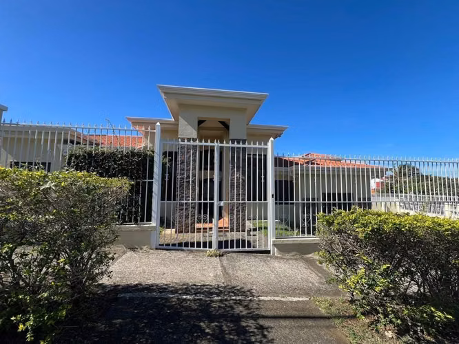 Venta de casa en RECIDENCIAL Lomas de Cariari Belén Heredia