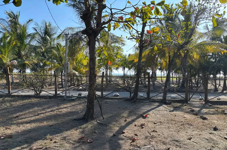 Quinta con piscina frente al mar Playa Guacalillo, Puntarenas