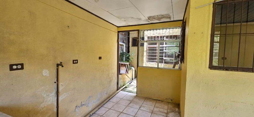 Vendo Casa con uso mixto en Paraíso centro