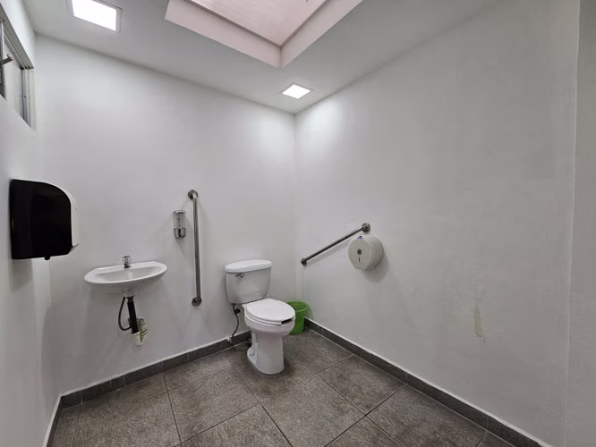 Edificio Comercial con amplia bodega en el centro de San José, San José - Imagen 7