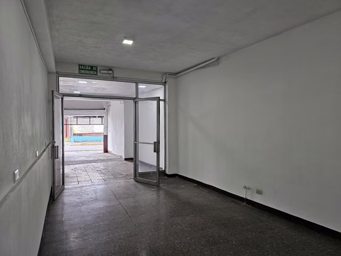 Edificio Comercial con amplia bodega en el centro de San José, San José - Imagen 3