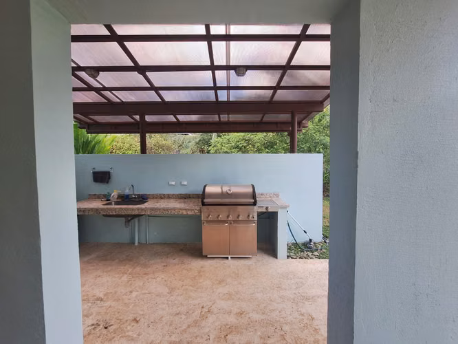 Venta de Casa en Parrita con excelente ubicación