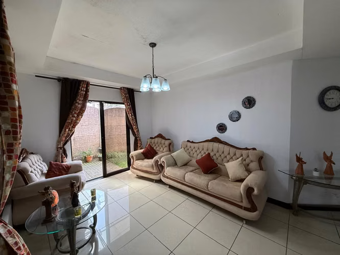 Venta de casa en Los Ángeles de San Rafael de Heredia