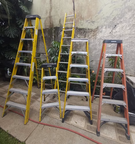 Escaleras de fibra de vidrio y aluminio