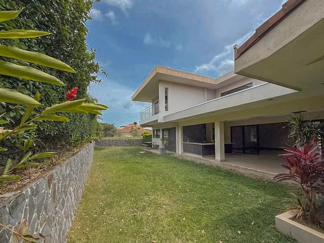 ALQUILER DE CASA EN HACIENDA DEL SOL