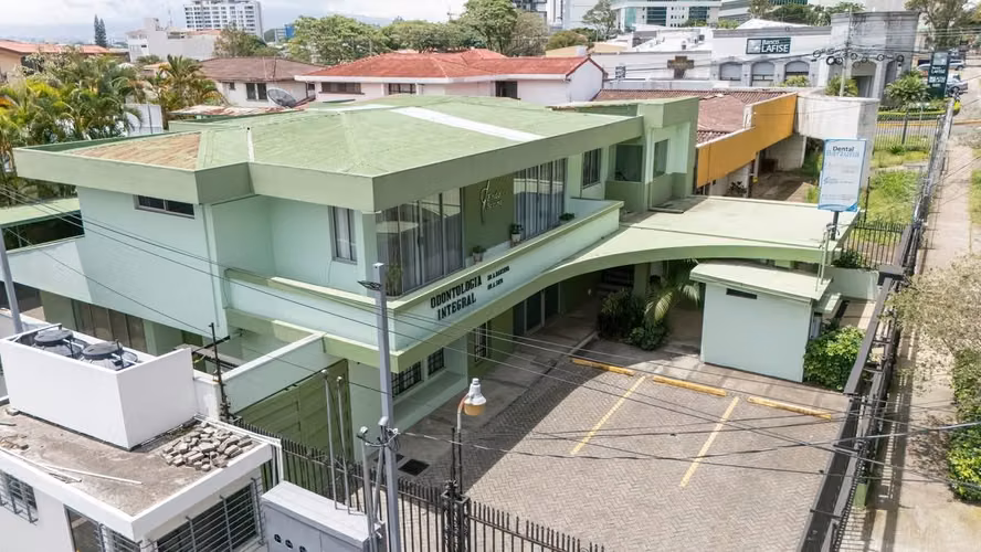 PROPERTY FOR SALE ON ROHRMOSER BOULEVARD!!!