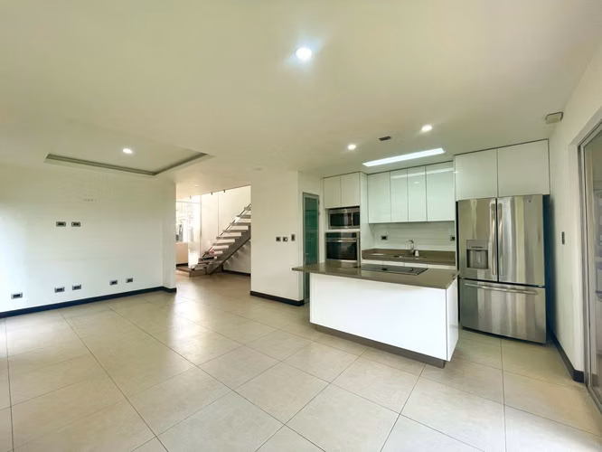 Hermosa casa en venta en Rio Oro Santa Ana, en Condominio! P488 - Imagen 11