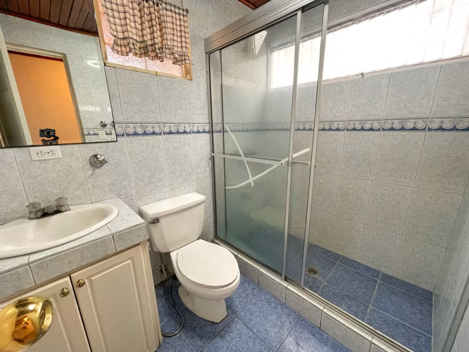 Casa + Apartamento en venta | Uso mixto | Rohrmoser! P515