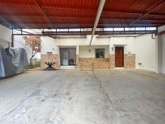 Casa + Apartamento en venta | Uso mixto | Rohrmoser! P515