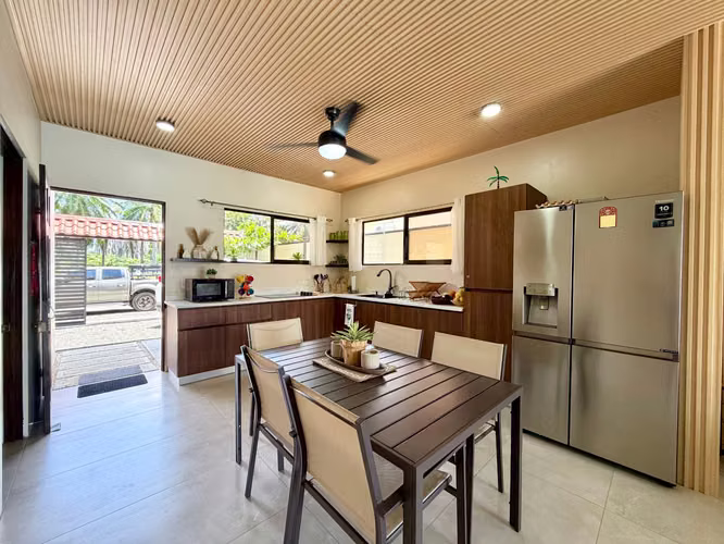 Casa con piscina en venta, Parrita, Puntarenas - Imagen 4