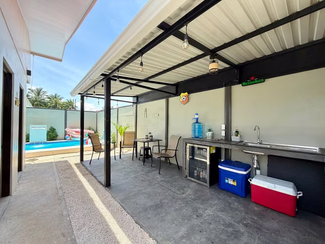 Casa con piscina en venta, Parrita, Puntarenas - Imagen 12