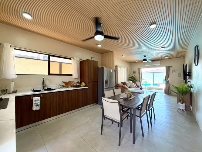 Casa con piscina en venta, Parrita, Puntarenas - Imagen 3