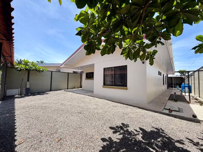 Casa con piscina en venta, Parrita, Puntarenas - Imagen 16