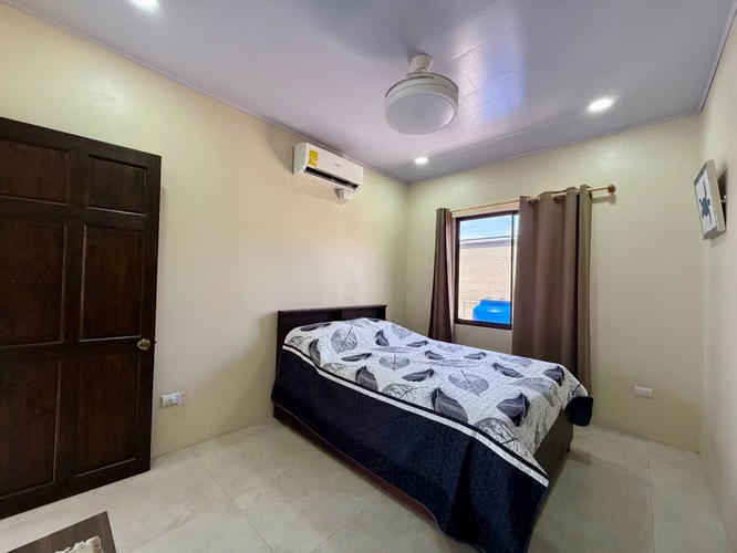 Casa con piscina en venta, Parrita, Puntarenas - Imagen 8