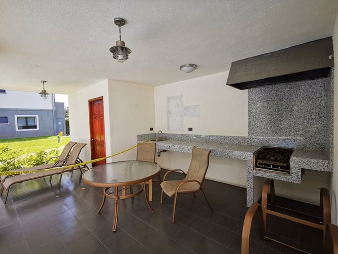 Apartamento amueblado en alquiler, Escazú, Trejos Montealegre.