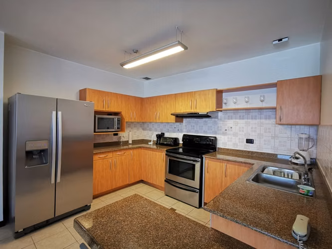 Apartamento amueblado en alquiler, Escazú, Trejos Montealegre.