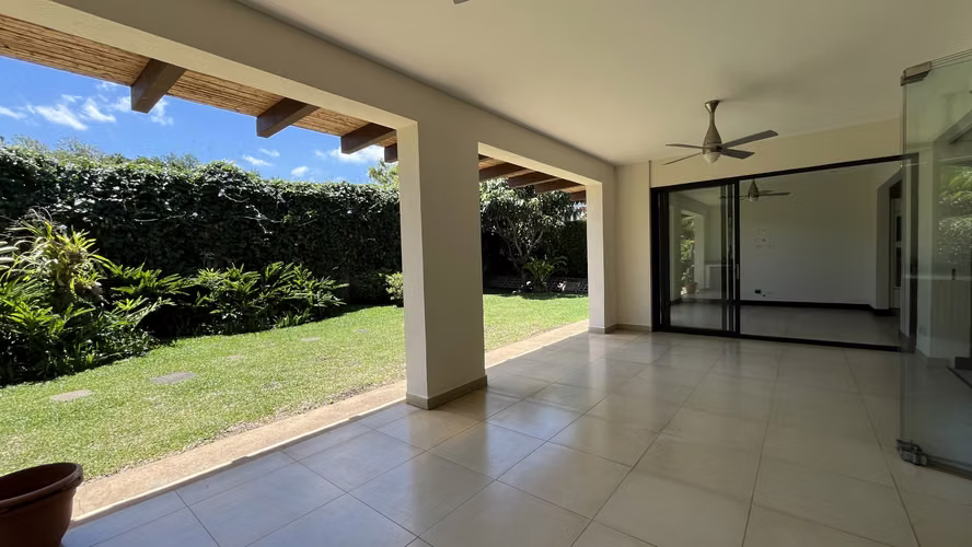 Casa en Venta Santa Ana | Moderna | Amplio Jardín | Casas Separadas