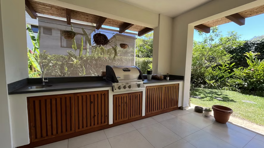 Casa en Venta Santa Ana | Moderna | Amplio Jardín | Casas Separadas