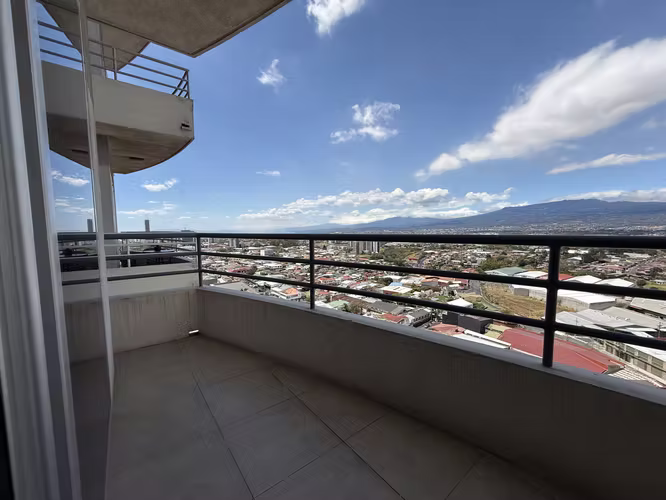 CONDOMINIO EN ALQUILER A POCOS METROS DE LA SABANA - Imagen 2