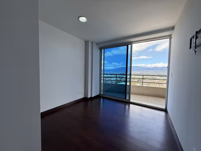 CONDOMINIO EN ALQUILER A POCOS METROS DE LA SABANA - Imagen 5