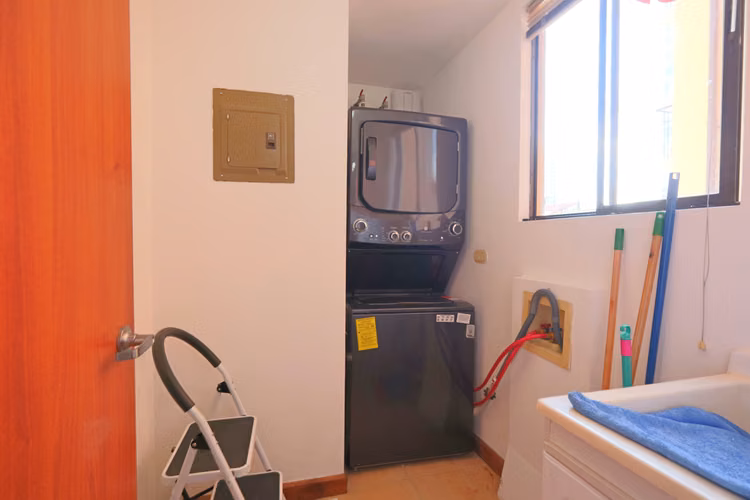 Venta o Alquiler de Apartamento amueblado en La Uruca