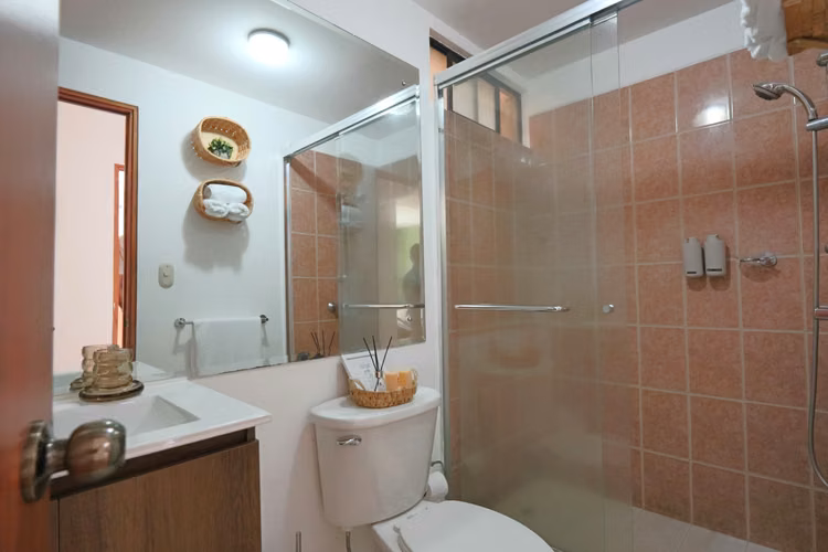 Venta o Alquiler de Apartamento amueblado en La Uruca