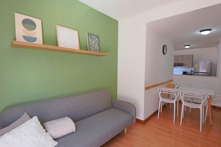 Venta o Alquiler de Apartamento amueblado en La Uruca