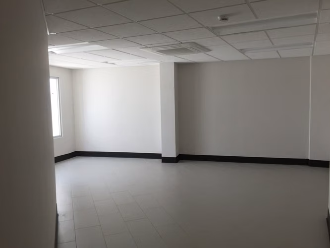 Preciosa, como nueva 463m² en Uruca, 16 parqueos seguridad - Imagen 15
