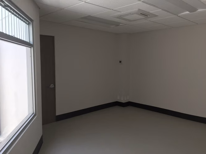 Preciosa, como nueva 463m² en Uruca, 16 parqueos seguridad - Imagen 14