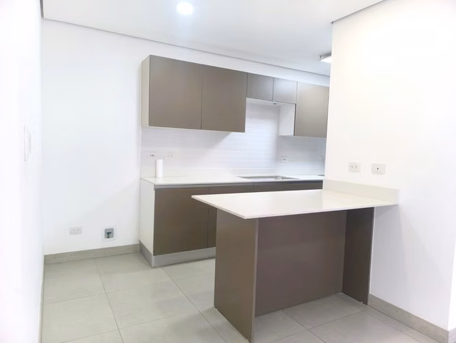 Casa moderna 5 hab. en condominio con amenidades
