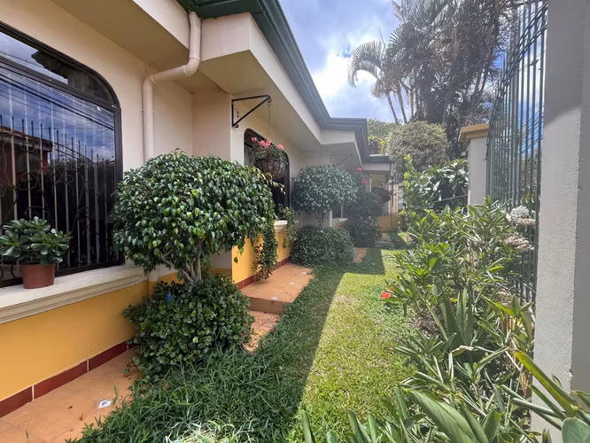 Casa en Venta Guayabos de Curridabat UNA PLANTA - Imagen 7