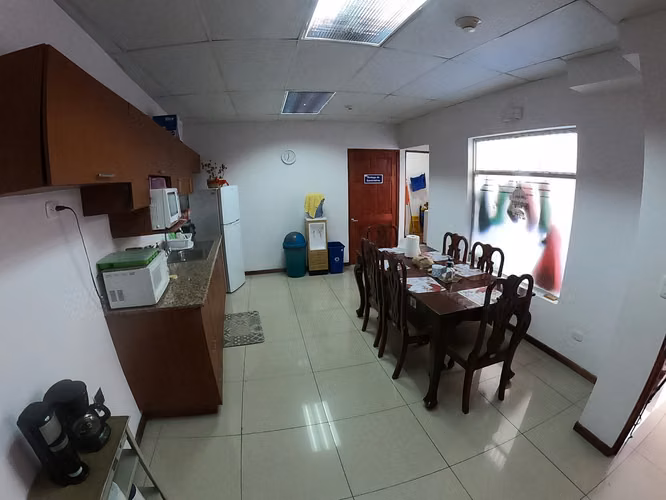 EDIFICIO EN RENTA O VENTA DIAGONAL AL PODER JUDICIAL Y A 25 METROS DE LA CLINICA CATÓLICA, SOBRE CALLE PRINCIPAL