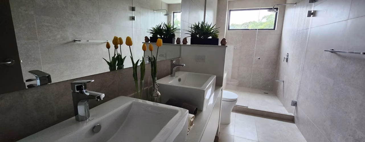 FLAT PREMIUM EN SENDEROS DEL CHIRCA – EXCLUSIVIDAD Y ALTA RENTABILIDAD EN ESCAZÚ - Imagen 15