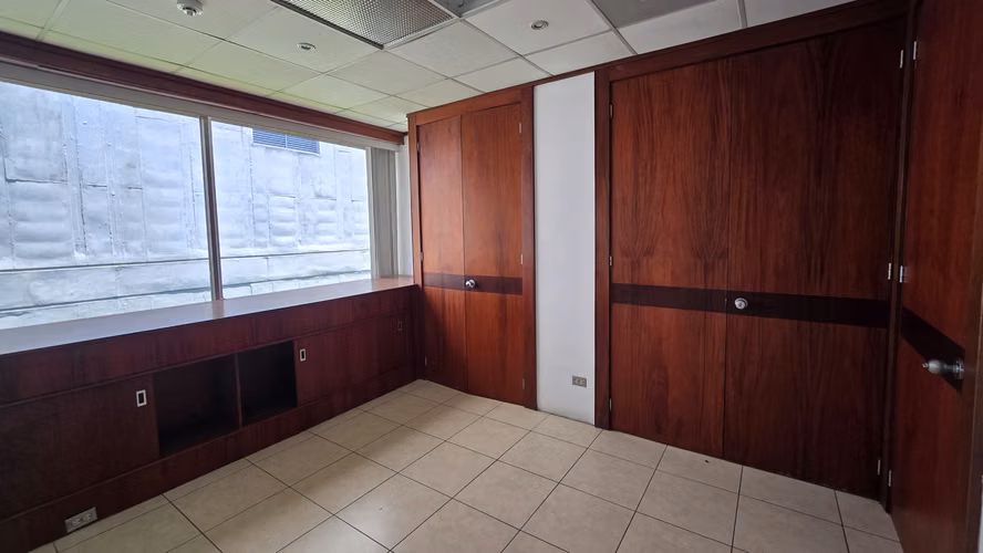 Alquiler de Oficina - Oficentro La Sabana 215m2 ID5998 - Imagen 11
