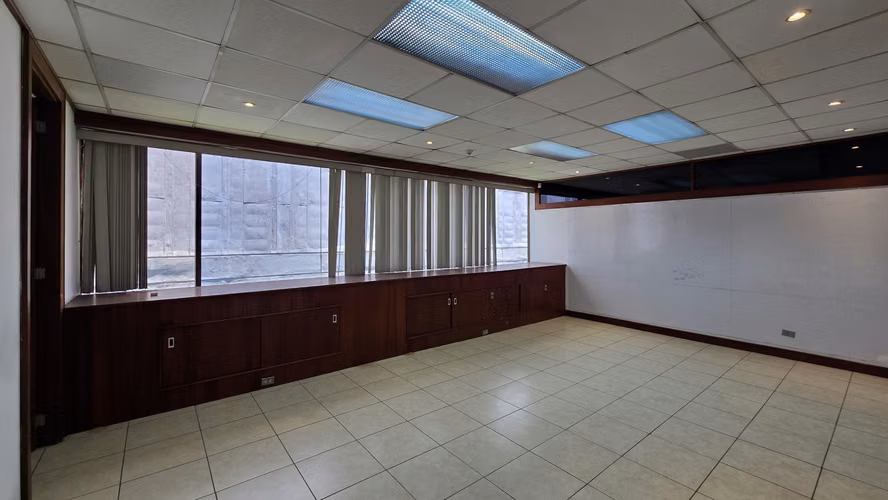 Alquiler de Oficina - Oficentro La Sabana 215m2 ID5998 - Imagen 6