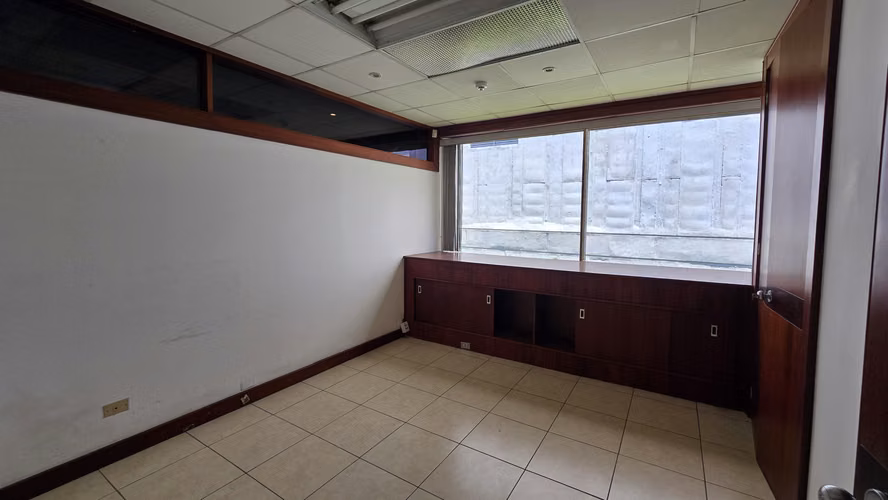 Alquiler de Oficina - Oficentro La Sabana 215m2 ID5998 - Imagen 12
